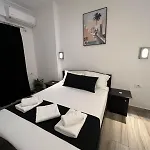 Jericho Hotel *